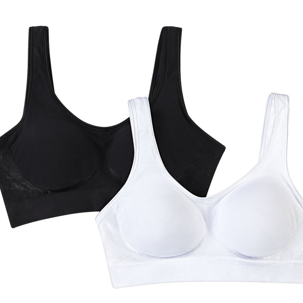 White Everyday Tshirt Bra. Size M. 95% Nylon, 5% Spandex. Very Stretchable. NWOT - Picture 2 of 7